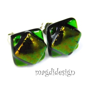 Aranyló moha üvegékszer stiftes fülbevaló - ékszer - fülbevaló - pötty fülbevaló - Meska.hu