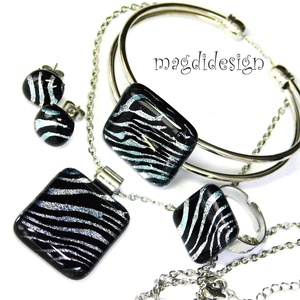 EXKLUZÍV Fekete ezüst zebra üvegékszer szett nyaklánc, karkötő, gyűrű, fülbevaló - Anyák napjára, ballgásra - ékszer - ékszerszett - Meska.hu