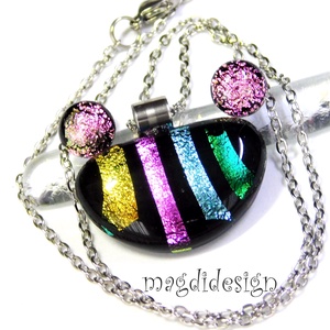 NEMESACÉL! Színes dichroic csikok üvegékszer szett, nyaklánc, stiftes fülbevaló , Ékszer, Ékszerszett, Ékszerkészítés, Üvegművészet, MESKA
