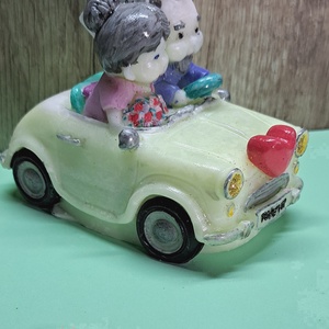 Kézzel készült romantikus gyertya � Szerelmes pár autóban, Otthon & Életmód, Gyertya, illat, aroma, Gyertya, Festett tárgyak, Gyertya-, mécseskészítés, MESKA