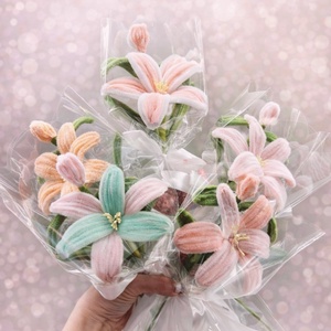 Kézzel készült zsenília liliom � örök virág ajándékba  - Meska.hu