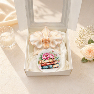 Pedagógusnapi ajándék � orchidea illatú szappan díszdobozban, könyves vagy ballagós hűtőmágnessel - Meska.hu