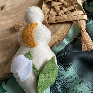 Istennő talizmán baba / Brigid baba, Otthon & Életmód, Dekoráció, Dísztárgy, Baba-és bábkészítés, Hímzés, MESKA