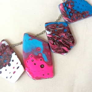 Szürreális kapcsolatok mokume gane polymer clay nyaklánc egyedi medálgyöngyökkel - ékszer - nyaklánc - medálos nyaklánc - Meska.hu