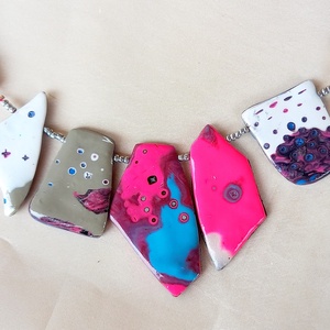 Szürreális kapcsolatok 2. verzió mokume gane polymer clay nyaklánc egyedi medálgyöngyökkel - ékszer - nyaklánc - medálos nyaklánc - Meska.hu