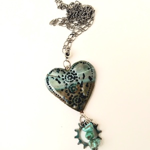 Tengerszem Valentin napi szív medál láncon, kézzel festett köszönőkártyával, Ékszer, Nyaklánc, Medálos nyaklánc, Ékszerkészítés, Gyurma, MESKA
