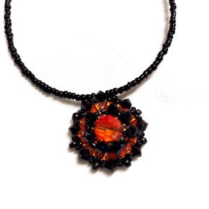 Lucifer Swarovski fűzött medálos nyaklánc, félhosszú - Meska.hu