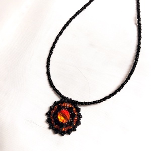 Lucifer Swarovski fűzött medálos nyaklánc, félhosszú - ékszer - nyaklánc - medálos nyaklánc - Meska.hu
