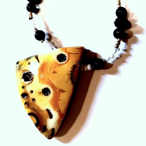 Arany pillanatok mokume gane polymer clay medálgyöngyös nyaklánc ónixgyöngyös láncon - ékszer - nyaklánc - medálos nyaklánc - Meska.hu