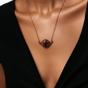 Valentine's Dragoneye réz és üveg medálos nyaklánc hosszú láncon - ékszer - nyaklánc - medálos nyaklánc - Meska.hu