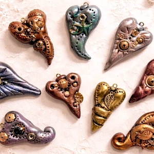 Valentin napi Steampunk medálok Bohém sorozat megrendelésre, lánccal vagy anélkül, 1 héten belül - ékszer - nyaklánc - medál - Meska.hu