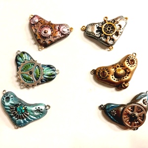 Valentin napi Steampunk medálok Dundi sorozat megrendelésre, lánccal, 1 héten belül - ékszer - nyaklánc - medálos nyaklánc - Meska.hu