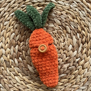 Nyuszi répában - játék & sport - plüssállat & játékfigura - nyuszi - Meska.hu