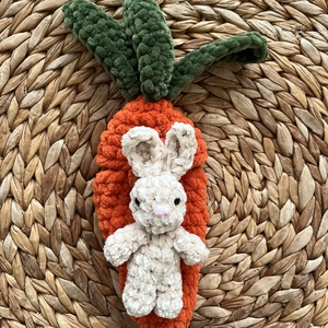 Nyuszi répában - játék & sport - plüssállat & játékfigura - nyuszi - Meska.hu