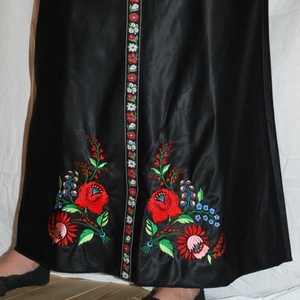 Fehérnép hímzett szoknya -  - Meska.hu