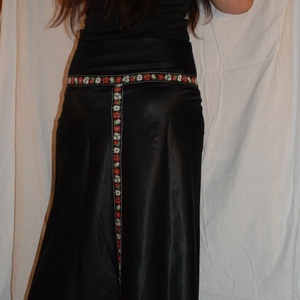 Fehérnép hímzett szoknya -  - Meska.hu