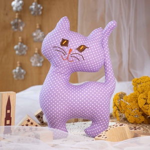 Pöttyös álló textil cica  kézműves puha gyerekjáték és dekoráció, hímzett arccal, 26cm, Játék & Sport, Plüssállat & Játékfigura, Cica, Varrás, Hímzés, MESKA
