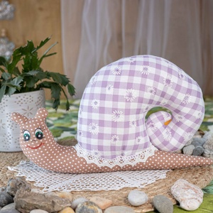 Kockás textil csiga  kézműves puha dekoráció és gyerekjáték, festett arccal, 28cm, Játék & Sport, Plüssállat & Játékfigura, Csiga, Varrás, Festészet, MESKA