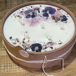 Gyertya virágszirommal díszítve - otthon & életmód - gyertya, illat, aroma - gyertya - Meska.hu