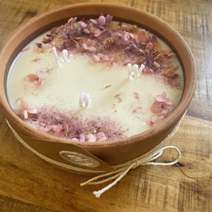 Asztali gyertya virágszirmokkal - otthon & életmód - gyertya, illat, aroma - gyertya - Meska.hu