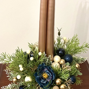 Adventi, karácsonyi asztaldísz kék-óarany színben, Karácsony, Adventi díszek, Adventi asztaldísz, Virágkötés, MESKA