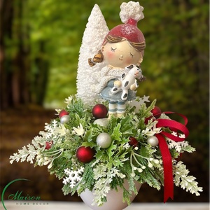 Karácsonyi asztaldísz bájos kislánnyal - karácsony - karácsonyi lakásdekoráció - ünnepi asztaldekoráció - Meska.hu