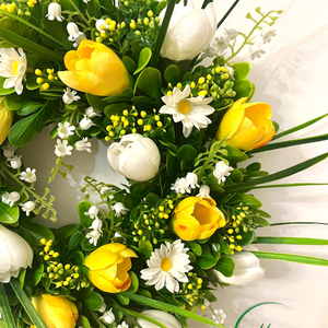 Sárga-fehér krókusz ajtódísz, kopogtató - otthon & életmód - dekoráció - ajtó- és ablak dekoráció - ajtódísz & kopogtató - Meska.hu