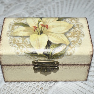 Elegáns vintage ékszeres doboz, Ékszer, Ékszertartó, Ékszerdoboz, Decoupage, transzfer és szalvétatechnika, Festett tárgyak, MESKA