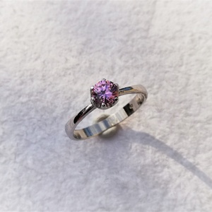 Rózsaszín kővel díszített ezüst gyűrű (55-ös) - Meska.hu