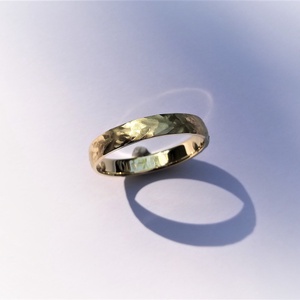 Egyedi, különleges mintájú, sárga arany karikagyűrű - Meska.hu