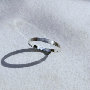 Selyemfényű, vékony, féldomború ezüst karikagyűrű (56-os) - esküvő - ékszer - karikagyűrű - Meska.hu