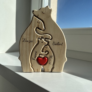 Ölelkező medve család puzzle fa dísz testreszabható nevekkel - otthon & életmód - babaszoba, gyerekszoba - babaszoba dekoráció - Meska.hu