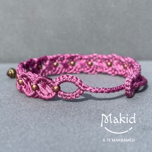 Lidia magenta mikromakramé karkötő - ékszer - karkötő - karkötő medállal - Meska.hu