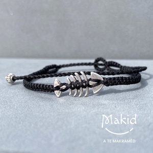 Fishbone fekete mikromakramé karkötő, Ékszer, Karkötő, Karkötő medállal, Csomózás, MESKA