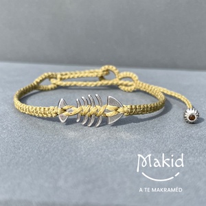 Fishbone zöld mikromakramé karkötő, Ékszer, Karkötő, Karkötő medállal, Csomózás, MESKA