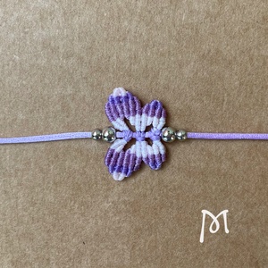 Lila makramé lepke karkötő - ékszer - karkötő - fonott karkötő - Meska.hu