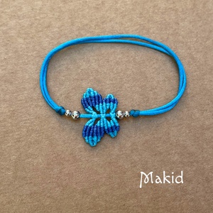 Kék makramé lepke karkötő - ékszer - karkötő - fonott karkötő - Meska.hu