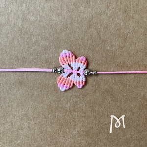 Rózsaszín makramé lepke karkötő - ékszer - karkötő - fonott karkötő - Meska.hu