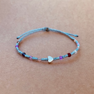 Szív gyöngyös csomózott karkötő - ékszer - karkötő - karkötő medállal - Meska.hu