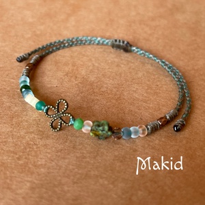 Virág gyöngyös fonott karkötő - ékszer - karkötő - karkötő medállal - Meska.hu