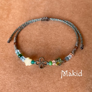 Virág gyöngyös fonott karkötő - Meska.hu