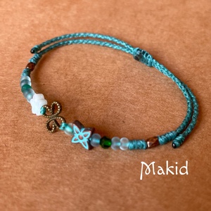 Virág gyöngyös fonott karkötő - ékszer - karkötő - karkötő medállal - Meska.hu