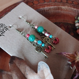 Priscilla fülbevaló , Ékszer, Fülbevaló, Lógó fülbevaló, Gyöngyfűzés, gyöngyhímzés, Fémmegmunkálás, MESKA