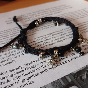 Wednesday karkötő (kicsi) - ékszer - karkötő - charm karkötő - Meska.hu