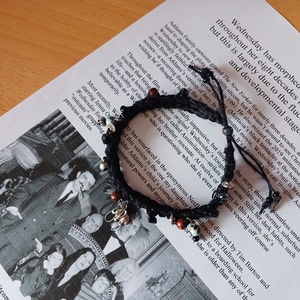 Wednesday karkötő (nagy), Ékszer, Karkötő, Charm karkötő, Gyöngyfűzés, gyöngyhímzés, Csomózás, MESKA