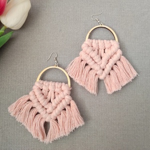 Nagy rózsaszín makramé fülbevaló, Ékszer, Fülbevaló, Lógó fülbevaló, Csomózás, MESKA