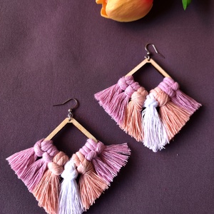 Kocka alakú makramé fülbevaló több színben - ékszer - fülbevaló - lógó fülbevaló - Meska.hu