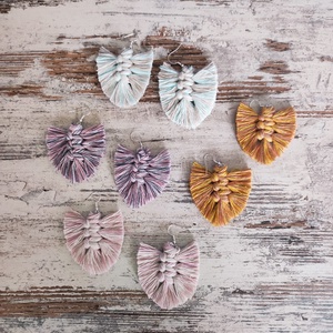 Makramé levél fülbevaló - ékszer - fülbevaló - lógó fülbevaló - Meska.hu