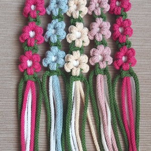 Makramé virágos kulcstartó, táskadísz - táska & tok - kulcstartó & táskadísz - táskadísz - Meska.hu