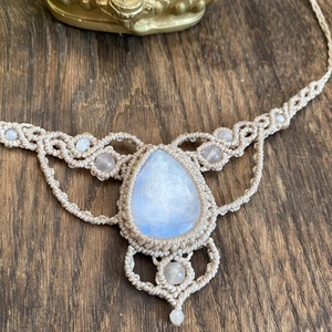 Fehér Holdköves makramé nyaklánc esküvői ékszer, Esküvő, Ékszer, Nyaklánc, Csomózás, MESKA